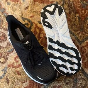Women’s Hoka Clifton 8
